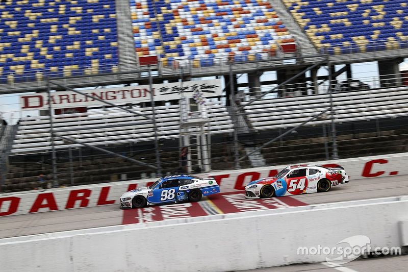 Chase Briscoe,  Stewart-Haas Racing Ford, Kyle Busch, Joe Gibbs Racing Toyota
