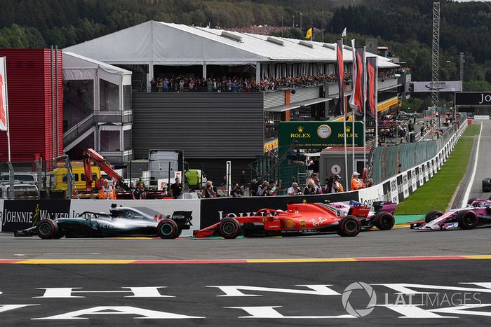 Lewis Hamilton, Mercedes AMG F1 W09 y Sebastian Vettel, Ferrari SF71H