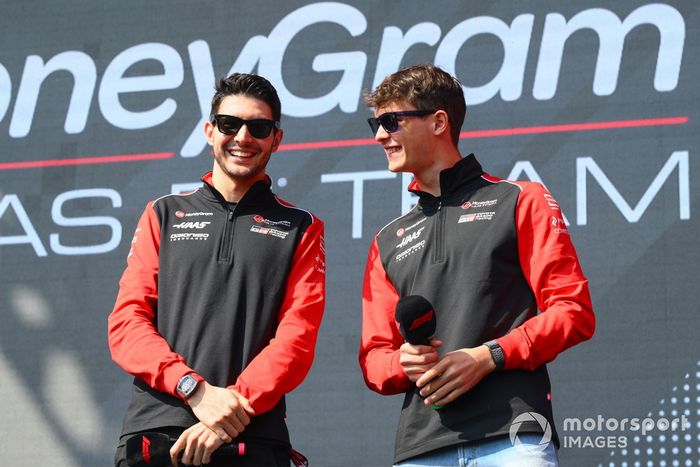 Esteban Ocon, Haas F1 Team, Oliver Bearman, Haas F1 Team