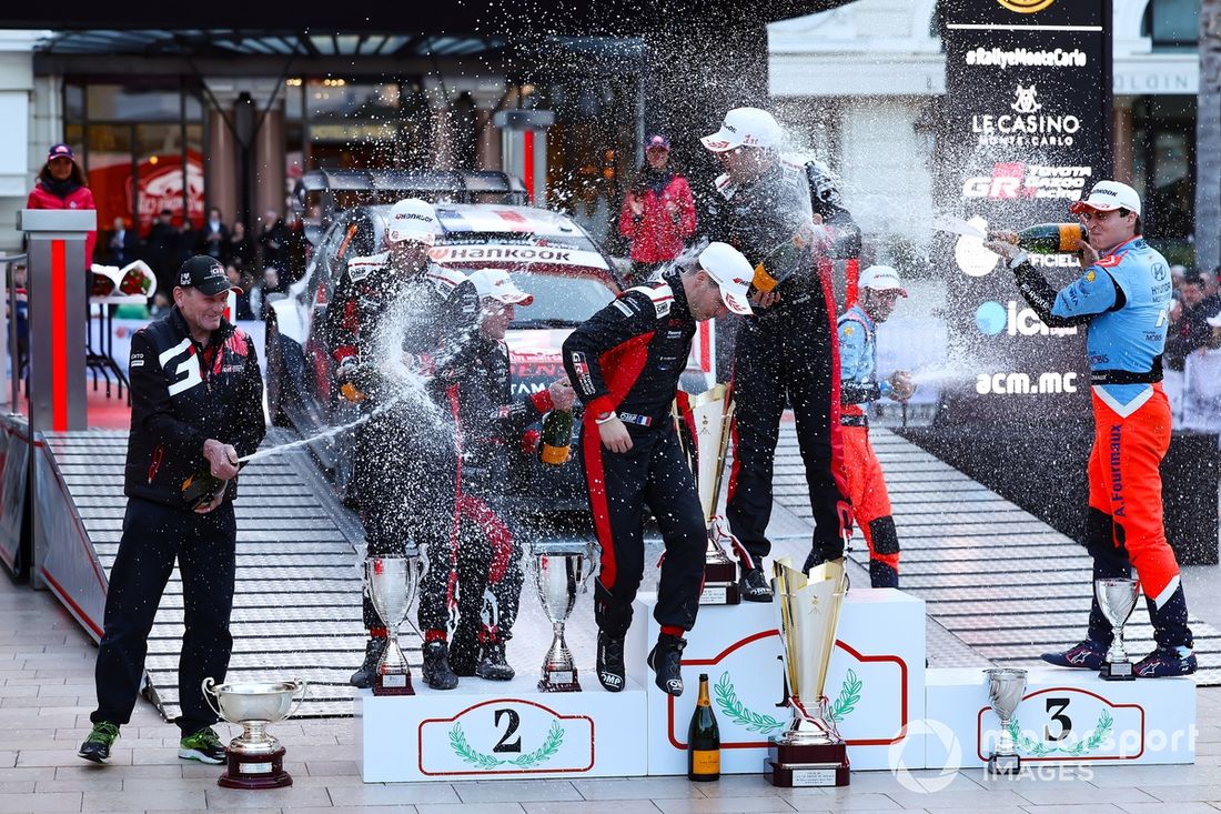 Podium: Zwycięzca Sébastien Ogier, Vincent Landais, Toyota Gazoo Racing WRT Toyota GR Yaris Rally1, drugie miejsce Elfyn Evans, Scott Martin, Toyota Gazoo Racing WRT Toyota GR Yaris Rally1, trzecie miejsce Adrien Fourmaux, Alexandre Coria, Hyundai World R