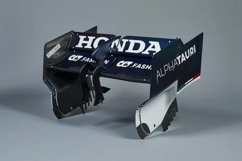 Un aileron arrière AlphaTauri