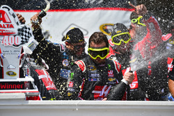 Sieger Kurt Busch, Stewart-Haas Racing, Chevrolet