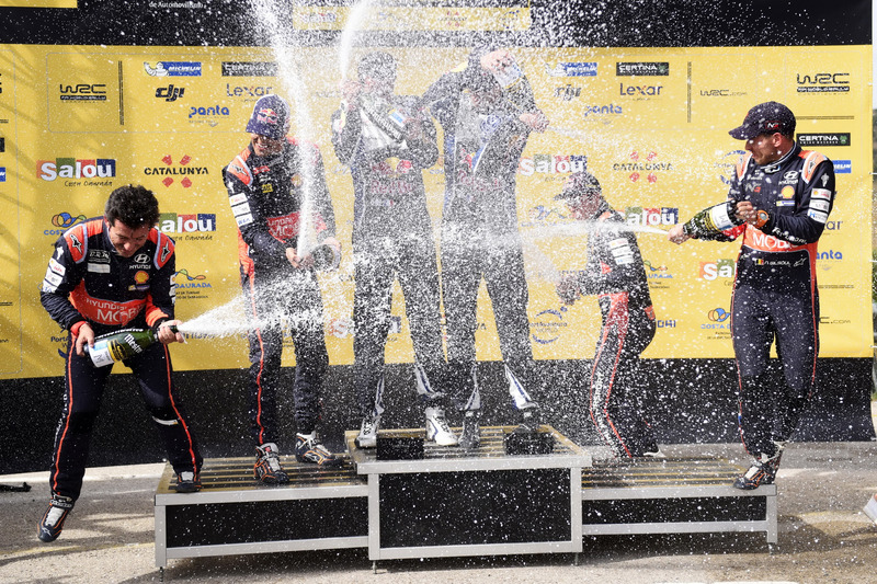 Sébastien Ogier, Julien Ingrassia, Volkswagen Polo WRC, Volkswagen Motorsport; Daniel Sordo, Marc Marti, Hyundai i20 WRC, Hyundai Motorsport; Thierry Neuville, Nicolas Gilsoul, Hyundai i20 WRC, Hyundai Motorsport celebrate the podium