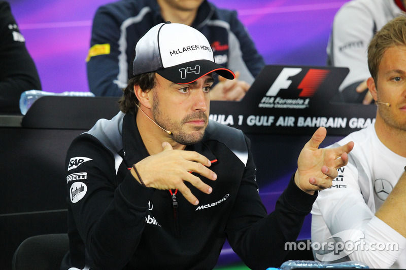 Fernando Alonso, McLaren en la Conferencia de prensa FIA