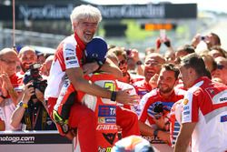 Ganador, Andrea Iannone, Ducati Team y Gigi Dall'Igna, Ducati Team