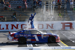 Ganador, Elliott Sadler, JR Motorsports Chevrolet