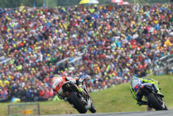 Valentino Rossi, Yamaha Factory Racing; Cal Crutchlow, Team LCR, Honda