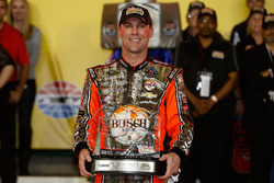 Polesitter Kevin Harvick, Stewart-Haas Racing, Chevrolet