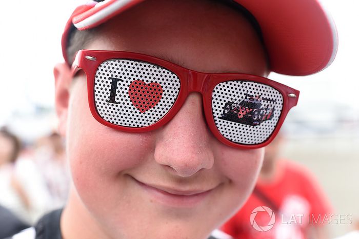 Un joven fan de Toyota