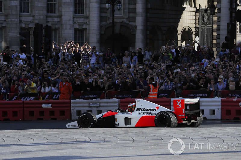 Stoffel Vandoorne im McLaren-Honda MP4/6