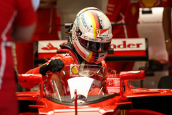 Auto von Sebastian Vettel, Ferrari SF70H, mit Cockpitschutz Shield