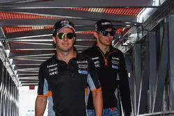 Sergio Pérez, Force India, et Esteban Ocon, Force India