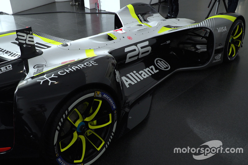 RoboRace car