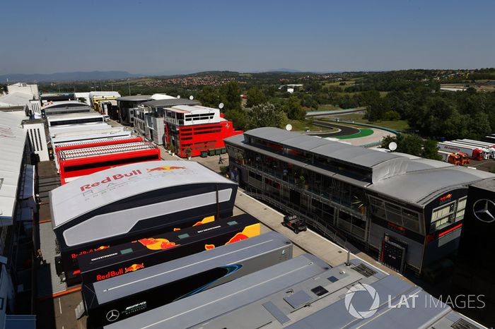 Paddock and motorhomes