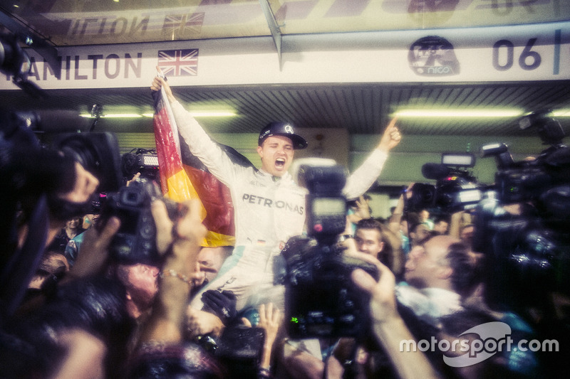 Nico Rosberg, Mercedes AMG F1, 2016 World Championship Victory Behind-the-Scenes