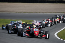 Start of the race, Callum Ilott, Prema Powerteam, Dallara F317 - Mercedes-Benz leads