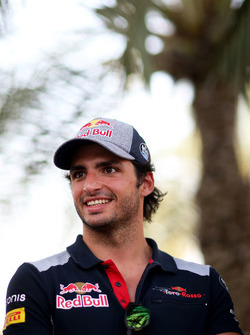 Карлос Сайнс-мол., Scuderia Toro Rosso