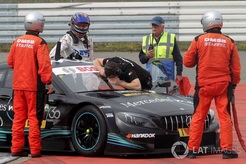 Edoardo Mortara, Mercedes-AMG Team HWA, Mercedes-AMG C63 DTM stopped on track