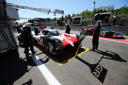 #8 Toyota Gazoo Racing Toyota TS050: Sébastien Buemi, Kazuki Nakajima, Fernando Alonso dans les stands