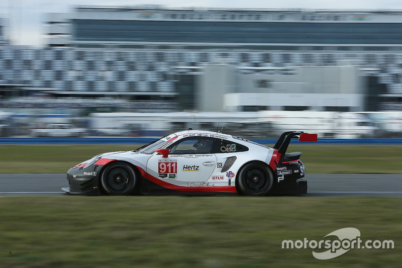 #911 Porsche Team North America Porsche 911 RSR: Patrick Pilet, Nick Tandy, Frédéric Makowiecki