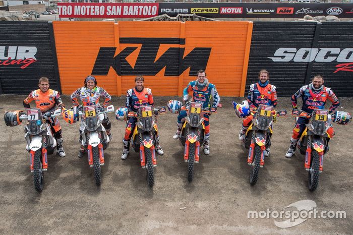 #77 KTM Racing Team: Luciano Benavides, #15 KTM Racing Team: Laia Sanz, #1 Red Bull KTM Factory Team: Sam Sunderland, #2 Red Bull KTM Factory Team: Matthias Walkner, #8 Red Bull KTM Factory Team: Toby Price, #19 Red Bull KTM Factory Team: Antoine Meo