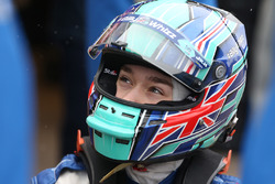Billy Monger maakt zijn comeback door met Carlin een MVS Formule 3-bolide te testen