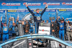 1. Kevin Harvick, Stewart-Haas Racing, Ford Fusion Busch Beer