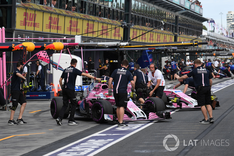 Esteban Ocon, Force India VJM11 and Sergio Perez, Force India VJM11