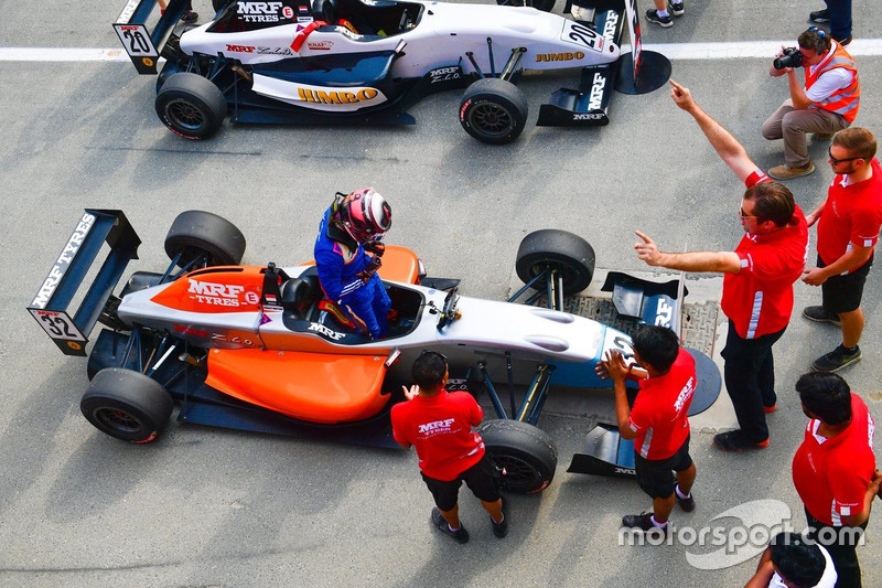 Pemenang Race 4, Presley Martono di Parc Ferme