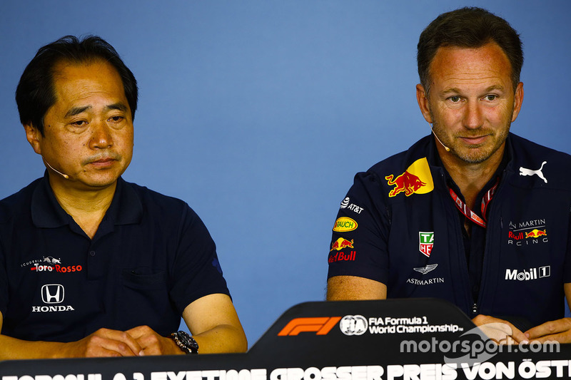 Технічний директор Honda F1 Тойохару Танабе, керівник Red Bull Racing Крістіан Хорнер