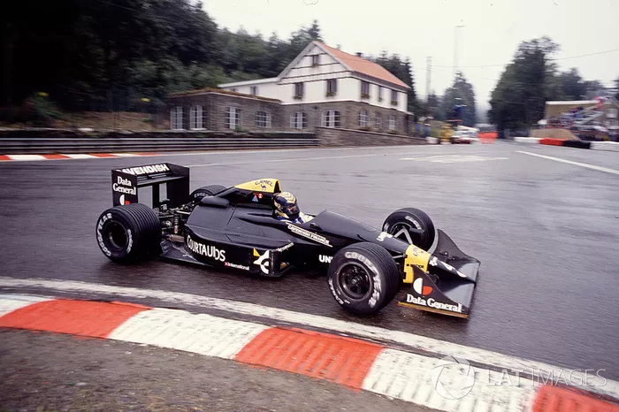 Tyrrell 017 (1988)