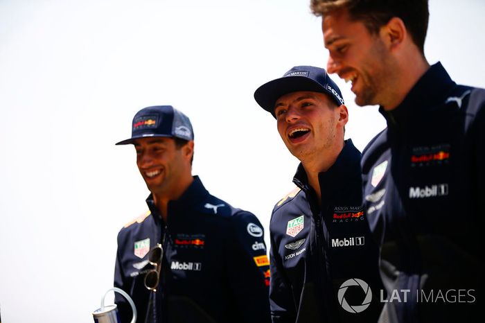 Daniel Ricciardo, Red Bull Racing, y Max Verstappen, Red Bull Racing
