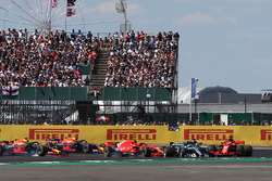 Sebastian Vettel, Ferrari SF71H, al comando alla partenza della gara