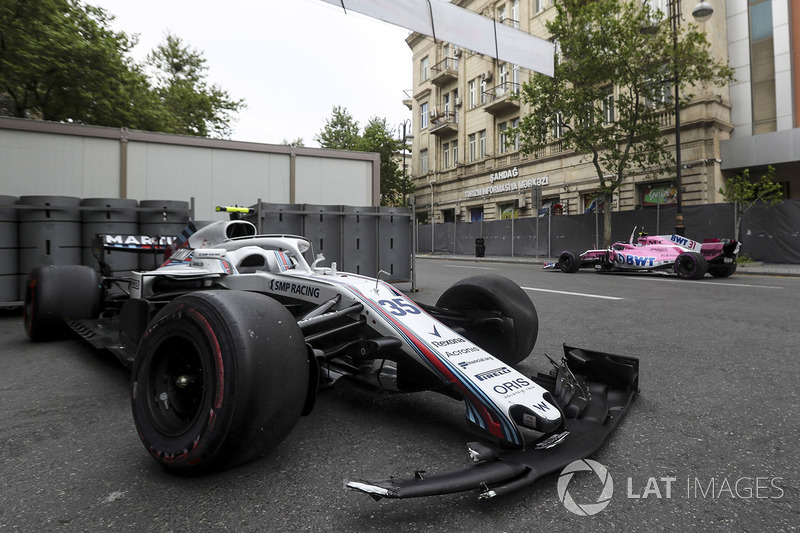 The crashed car ofSergey Sirotkin, Williams FW41