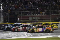 Kyle Larson, Chip Ganassi Racing, Chevrolet Camaro Credit One Bank, Ryan Blaney, Team Penske, Ford Fusion Hawk/Carlisle, Chase Elliott, Hendrick Motorsports, Chevrolet Camaro SunEnergy1, Joey Logano, Team Penske, Ford Fusion Shell Pennzoil