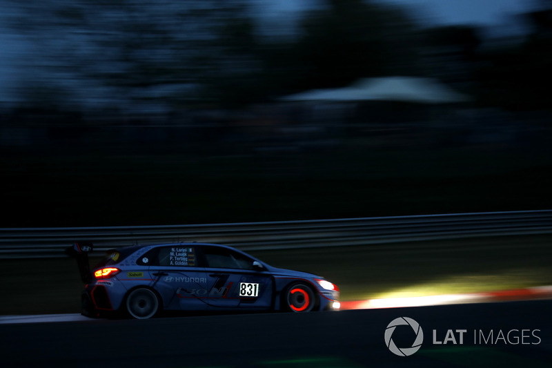 Никола Ларини, Мануэль Лаук, Андреас Гюлден, Петер Тертинг, Hyundai Motorsport N, Hyundai i30N TCR (№831)
