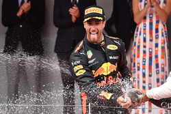 Le vainqueur Daniel Ricciardo, Red Bull Racing