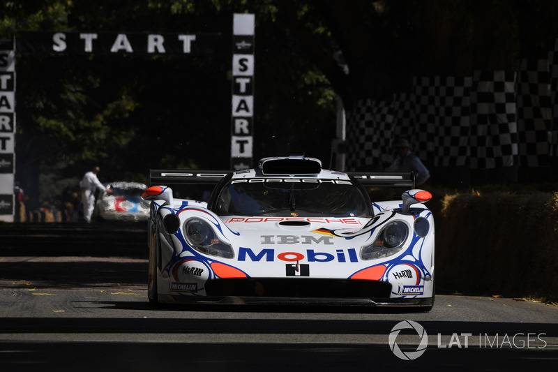 La Porsche 911 GT1 (1998) pilotée par Brendon Hartley