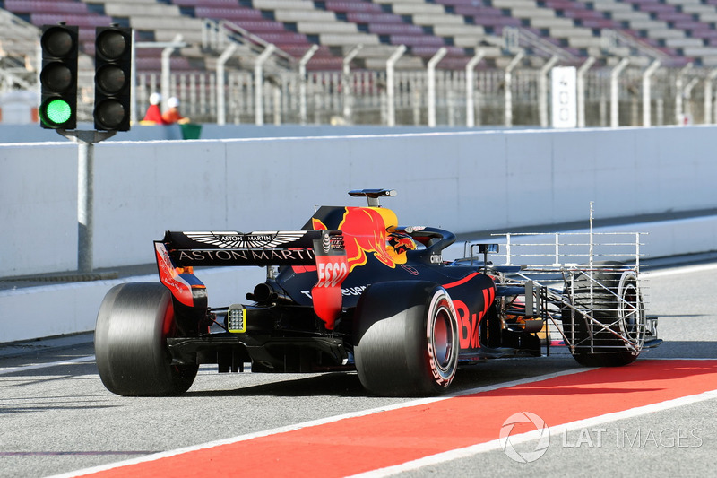 Max Verstappen, Red Bull Racing RB14 with aero sensor