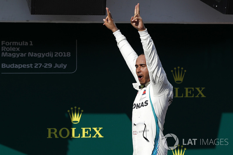 Ganador de la carrera Lewis Hamilton, Mercedes AMG F1