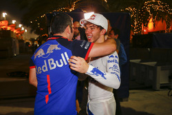 Pierre Gasly, Toro Rosso, celebrates 4th place with his team