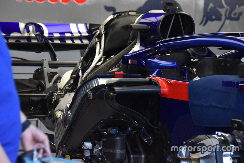 Parte trasera del Toro Rosso STR13