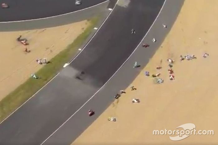 Caída multiple Moto3