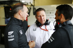 Керівний директор McLaren Джонатан Ніл, виконавчий директор McLaren Technology Group Зак Браун