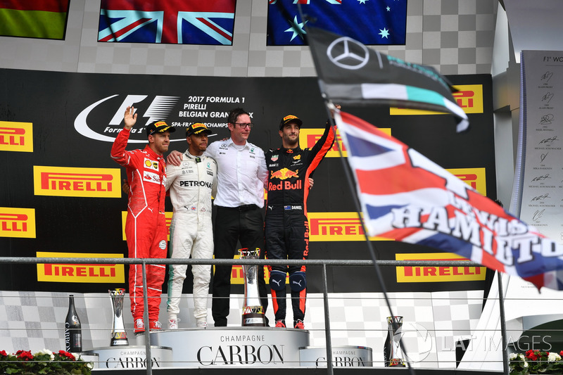 Sebastian Vettel, Ferrari, Lewis Hamilton, Mercedes AMG F1, Andy Shovlin, Mercedes AMG F1 Engineer and Daniel Ricciardo, Red Bull Racing celebrate on the podium