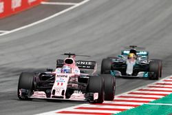 Sergio Pérez, Sahara Force India F1 VJM10, Lewis Hamilton, Mercedes AMG F1 W08