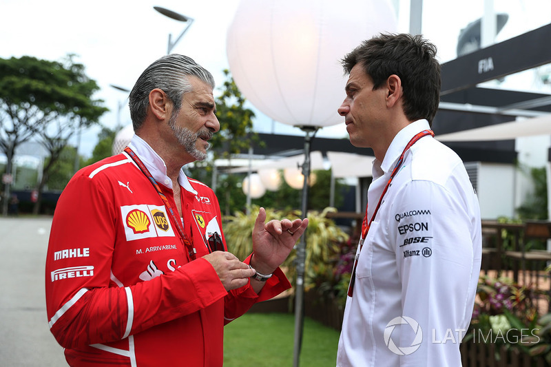 Мауріціо Аррівабене, керівник команди Ferrari та Тото Вольфф, директор Mercedes AMG F1