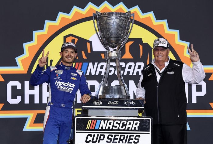 Kyle Larson, Hendrick Motorsports Chevrolet and Hendrick Motorsport team owner, Rick Hendrick