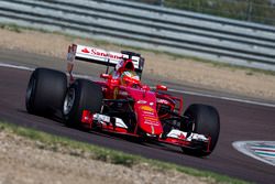 Esteban Gutiérrez, Ferrari pruebas de la especificación de Pirelli 2017