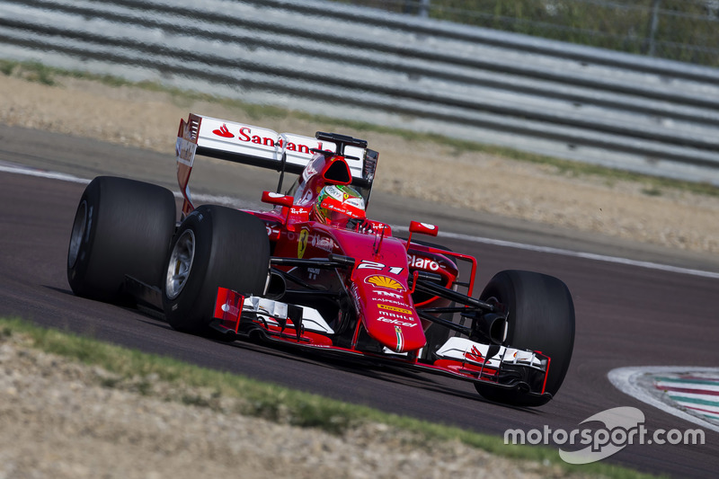 Esteban Gutierrez, Ferrari tests the 2017 spec Pirelli